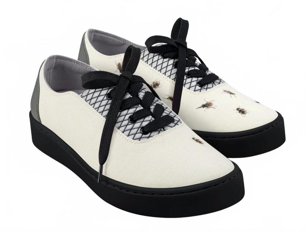 NEW HOT CHOCOLATE DESIGN women's buzzing casual sneakers in white